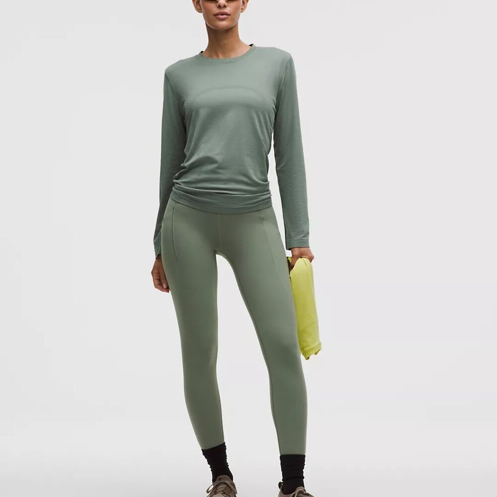 BRAND NEW IN PACKAGE Swiftly Relaxed Long-Sleeve Shirt Hip Length Updated Fit - Picture 2 of 2